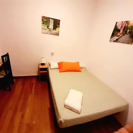 Habitacion Centrica En Pamplona Bagian luar foto